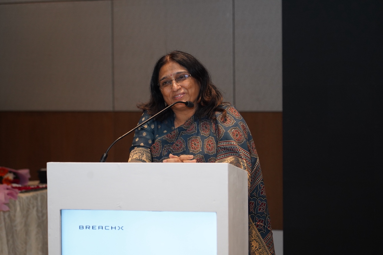 Dr. Ranjana, Outstanding Scientist and Director of the Directorate of Futuristic Technology Management (DFTM), DRDO, who attended as Guest of Honour.